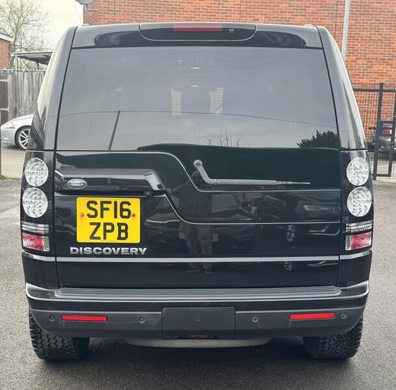 Land Rover Discovery view 4