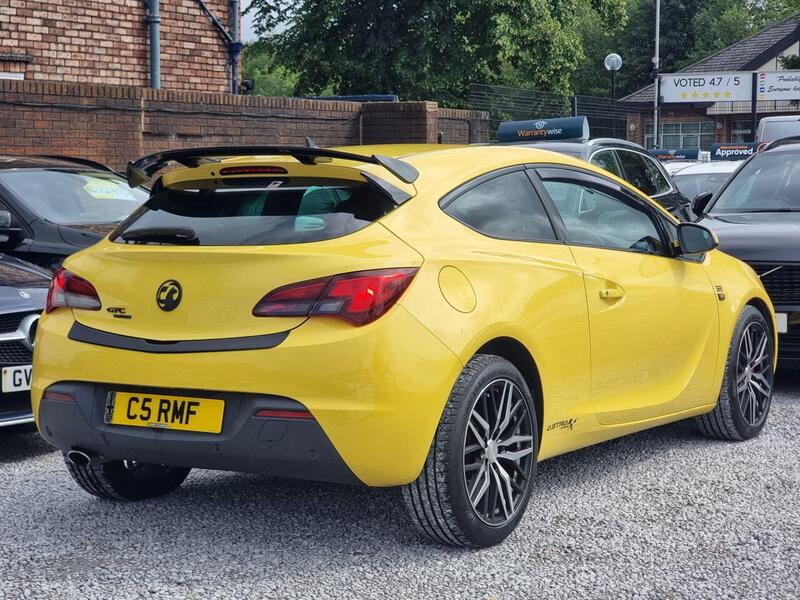 Vauxhall Astra GTC view 7