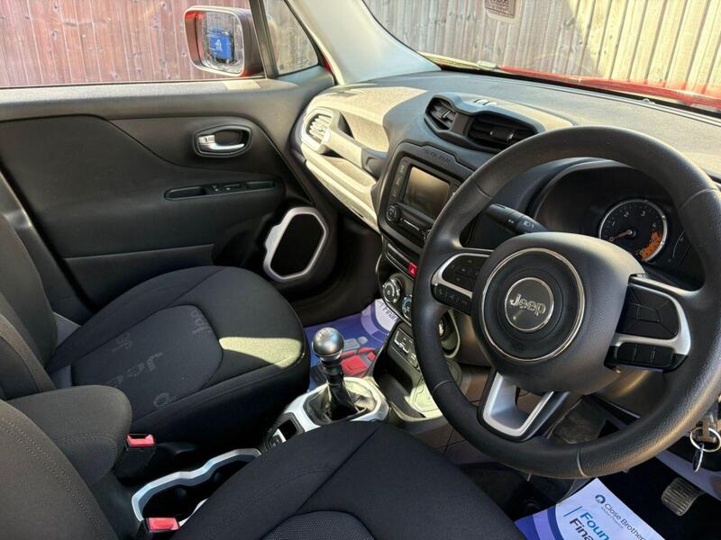 Jeep Renegade view 6