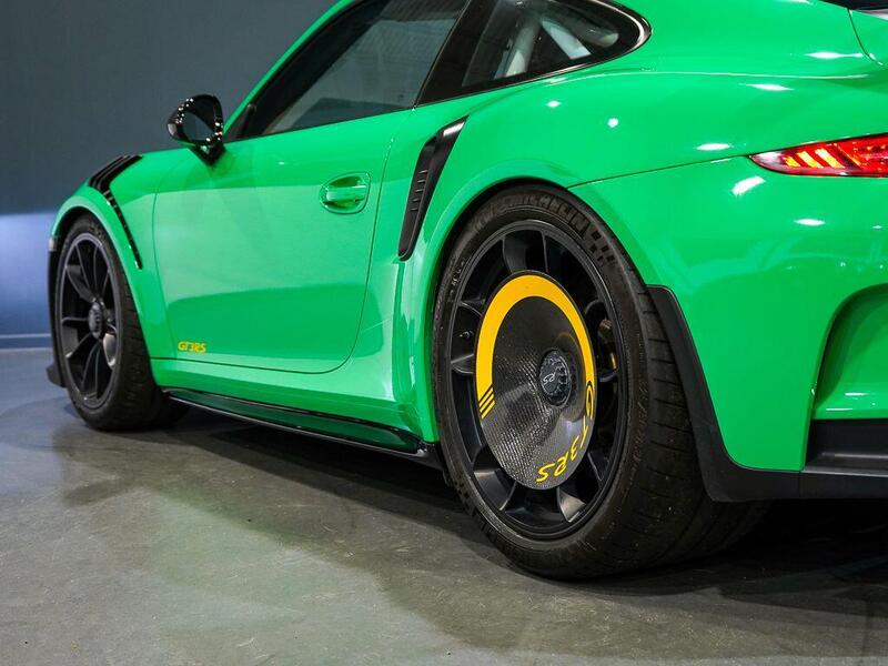 Porsche 911 view 5