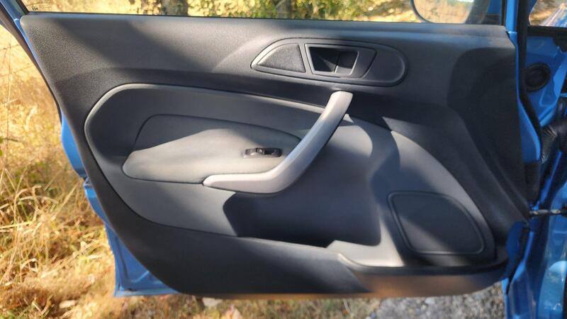 2009 Ford Fiesta — photo 42