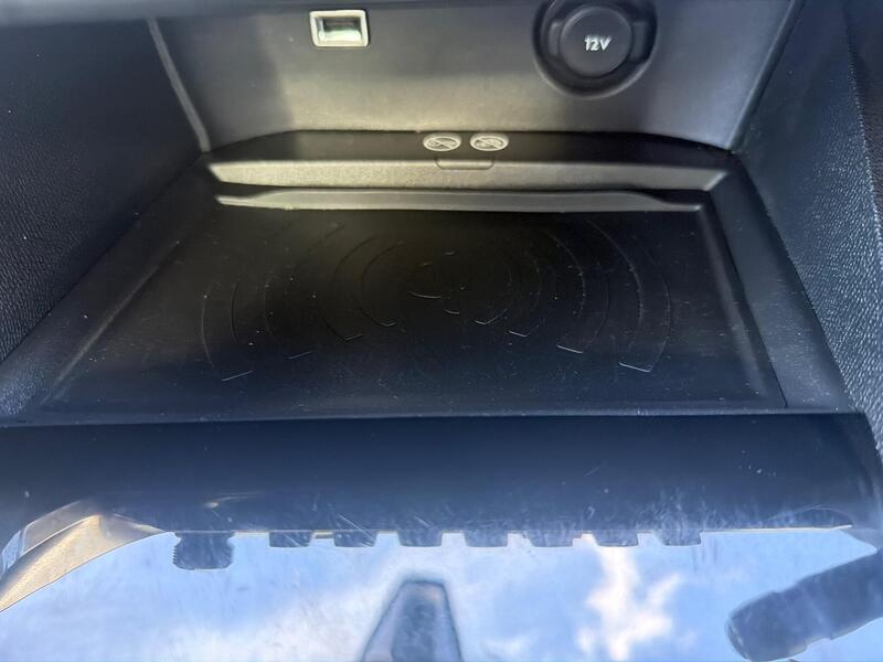 Peugeot 3008 view 4