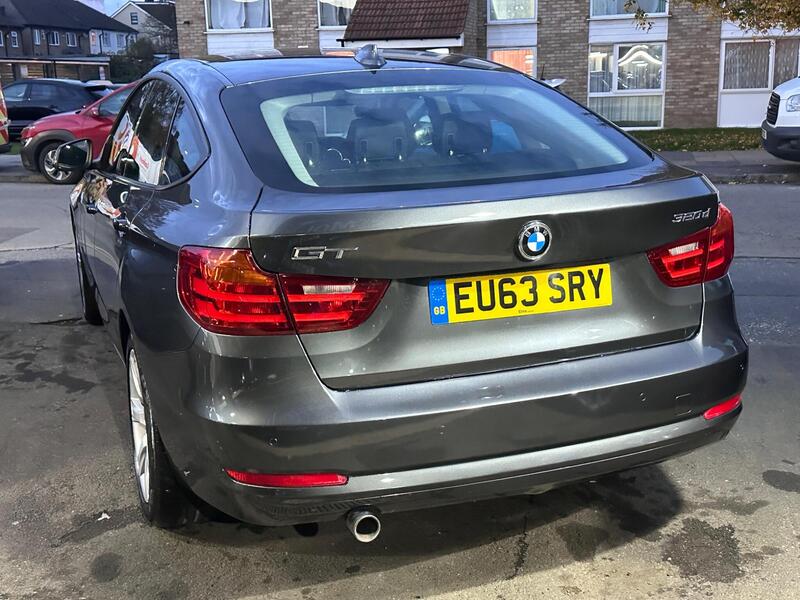 BMW 3 Series view 4