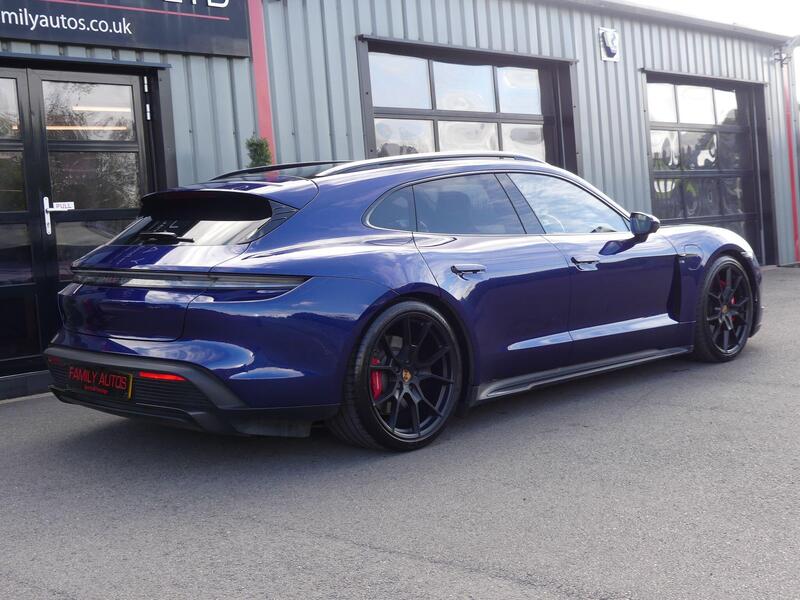 Porsche Taycan view 7