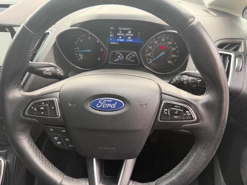 Ford C-Max view 3