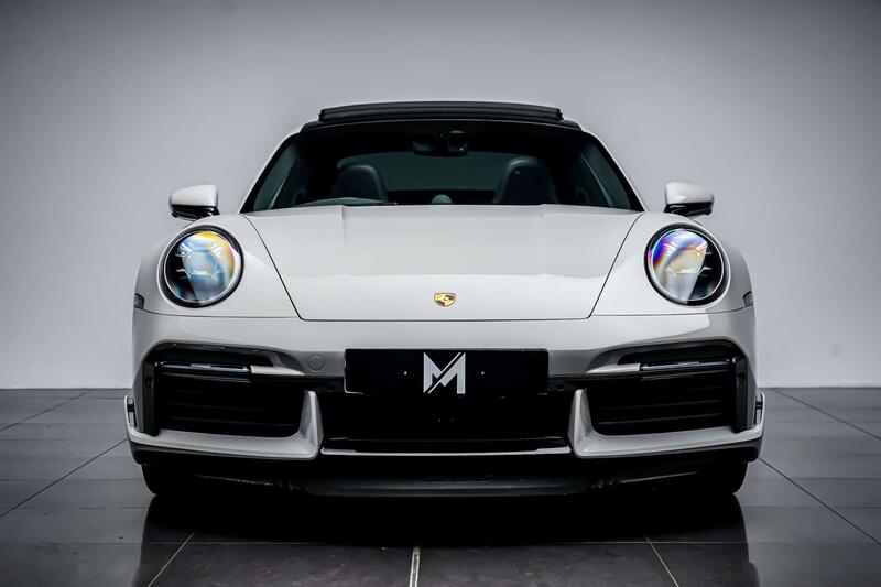 Porsche 911 view 2