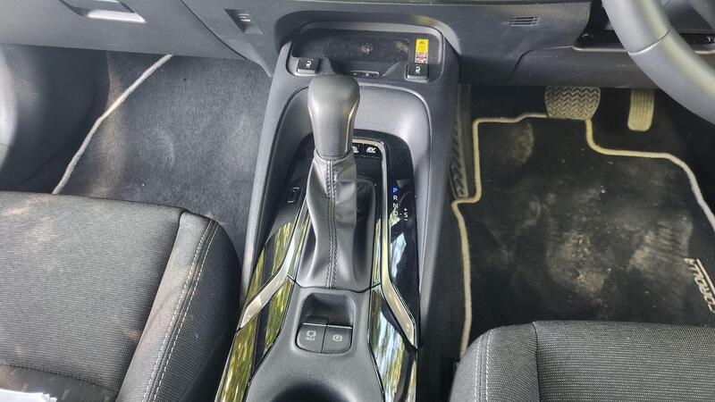 2025 Toyota Corolla — photo 32