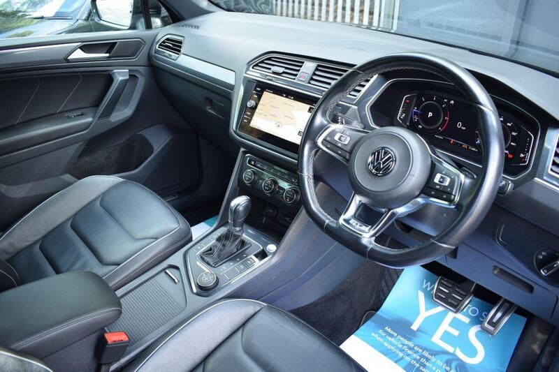 Volkswagen Tiguan view 2
