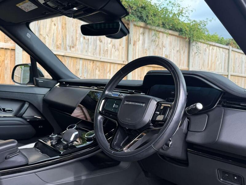 Land Rover Range Rover Sport view 3