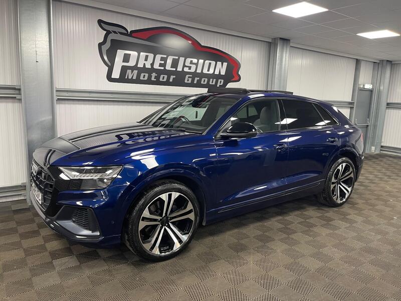 Audi Audi Q8 view 4