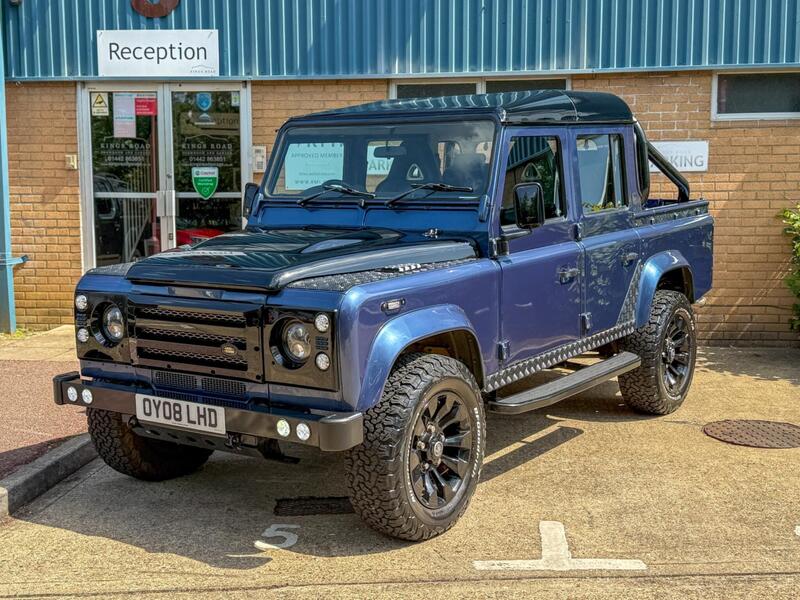 Land Rover Defender 110 main image