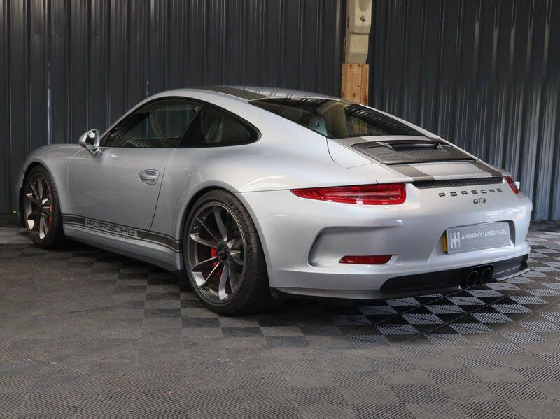 Porsche 911 view 37