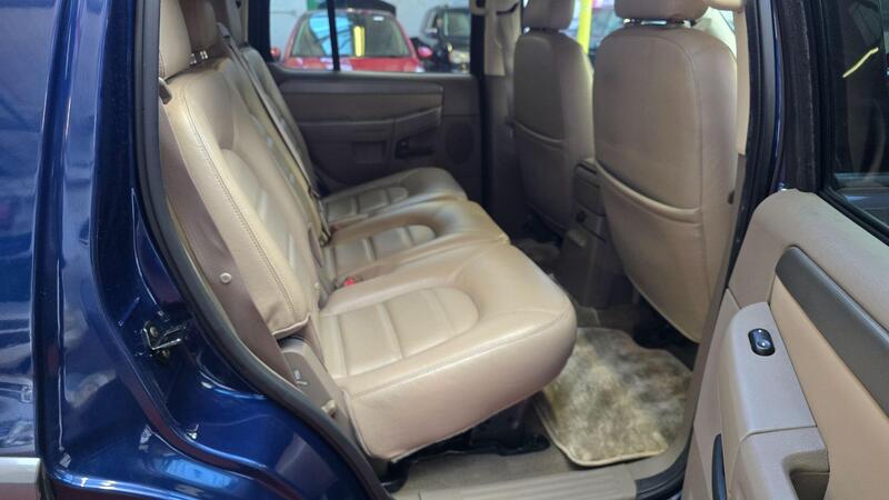 Ford Explorer view 6