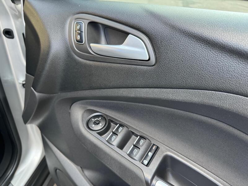 Ford C-Max view 22