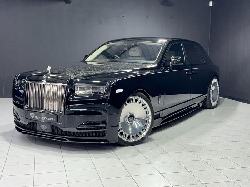 Rolls-Royce Phantom view 3