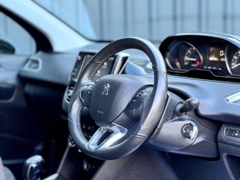 Peugeot 2008 view 8