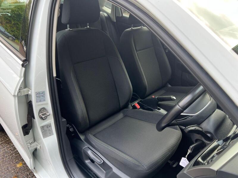 Volkswagen Polo view 10