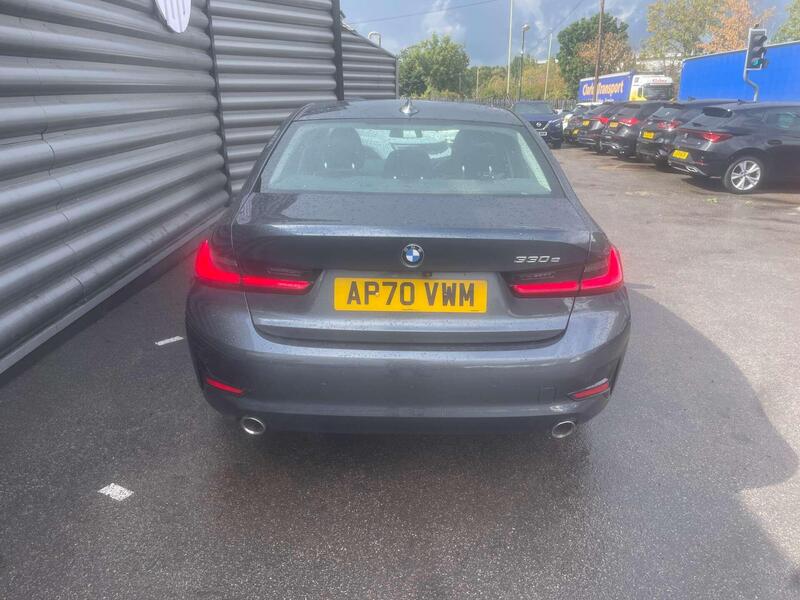BMW 3 Series view 5