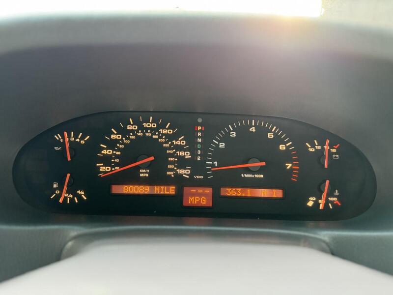 Porsche 928 view 19