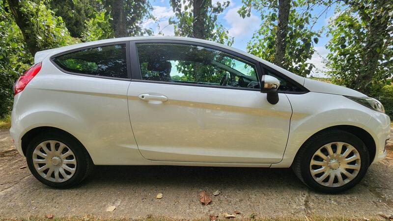 2013 Ford Fiesta — photo 6