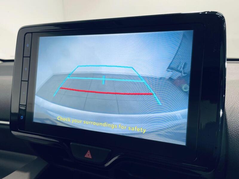 Toyota Yaris view 3