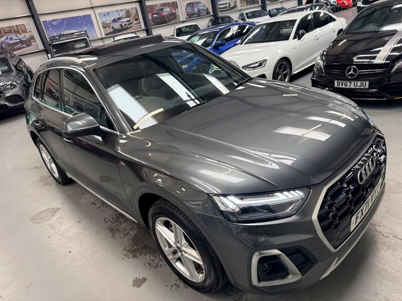 Audi Q5 view 2