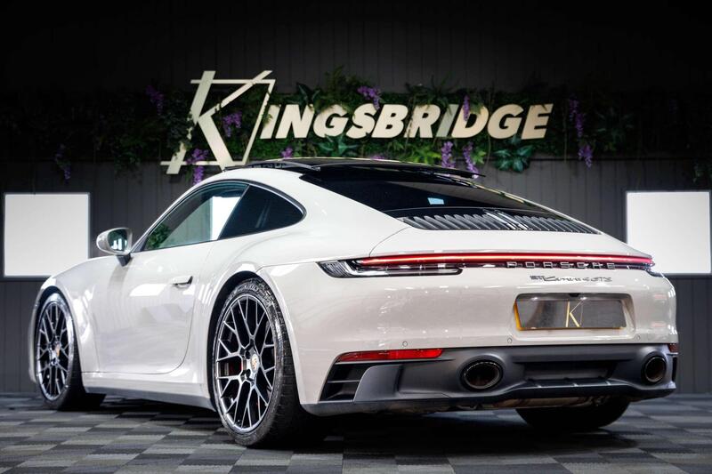 Porsche 911 view 6