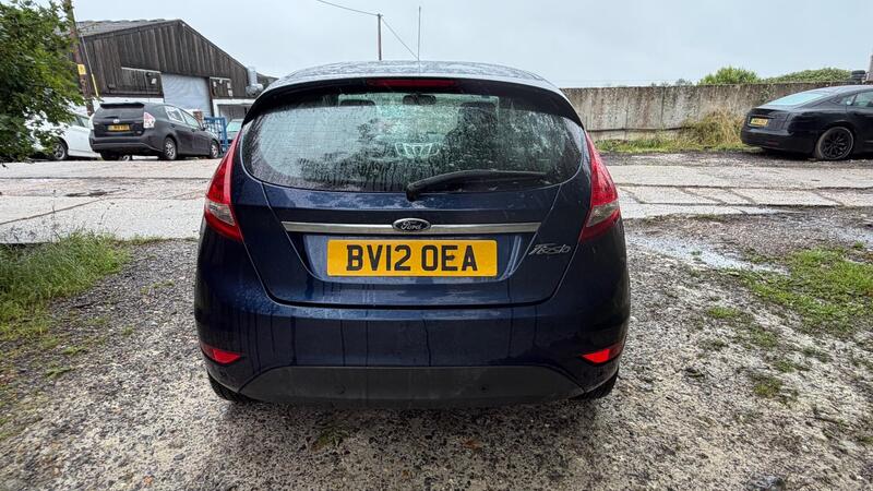 2012 Ford Fiesta — photo 6