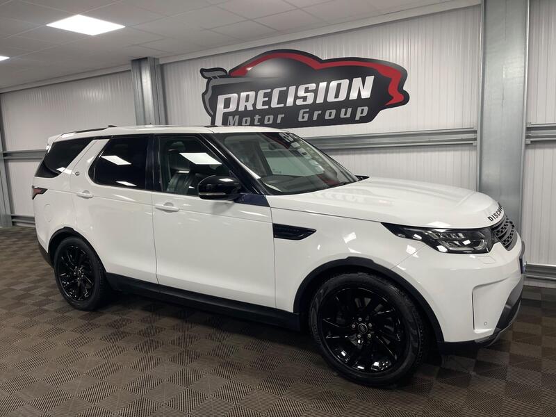 Land Rover Discovery view 4
