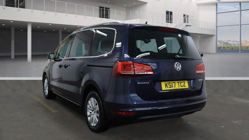 Volkswagen Sharan view 2