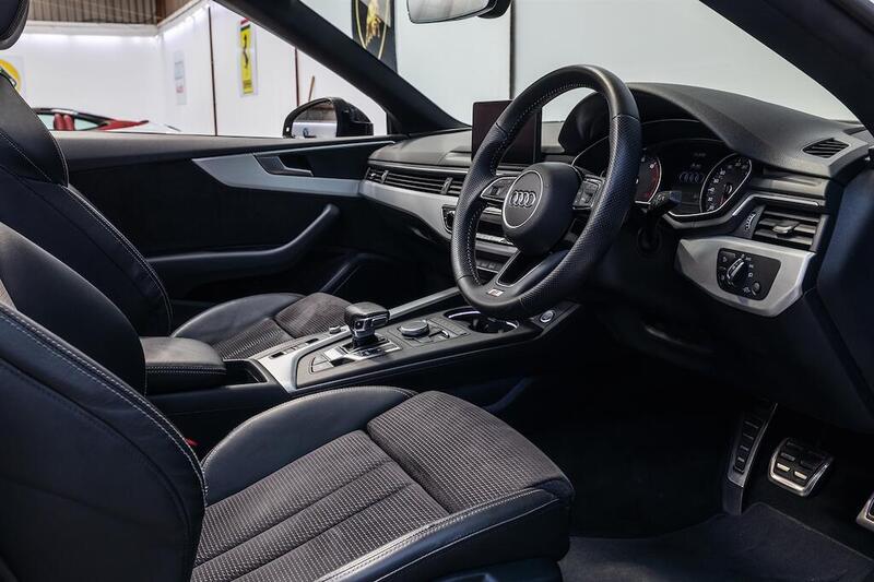 Audi A5 Cabriolet view 7