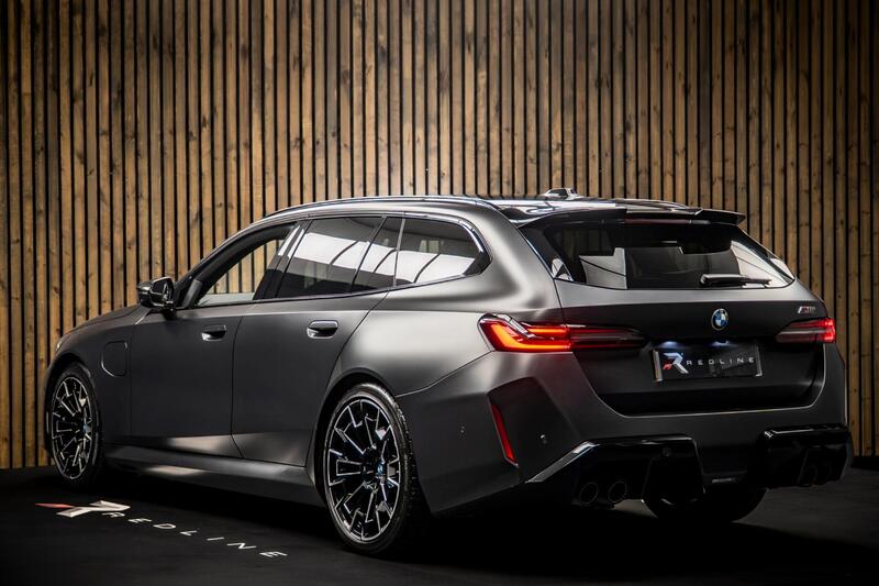 BMW M5 view 3