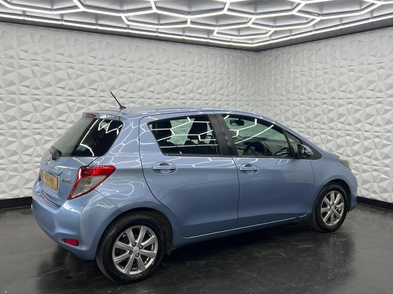 Toyota Yaris view 13