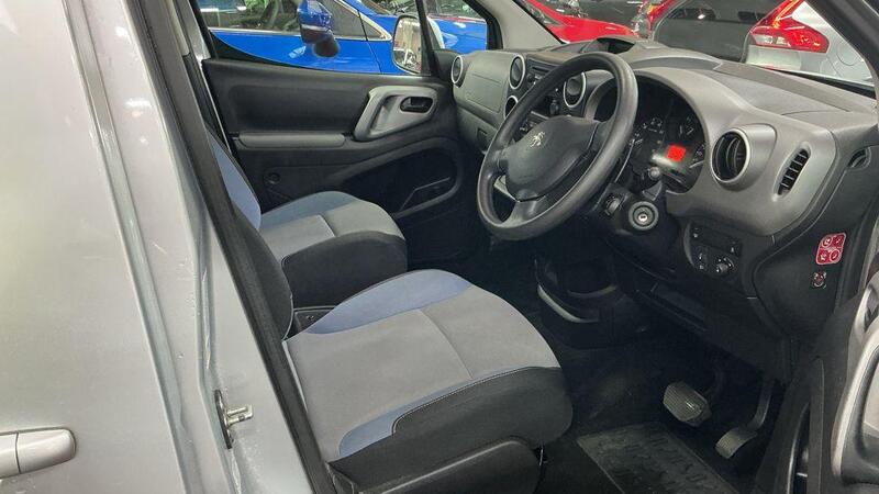 Peugeot Partner Tepee view 3