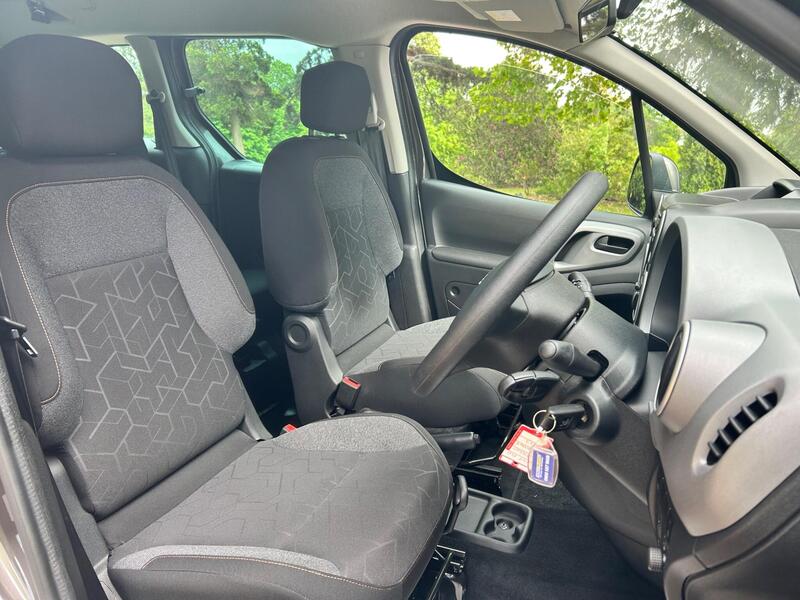 Peugeot Partner Tepee view 5