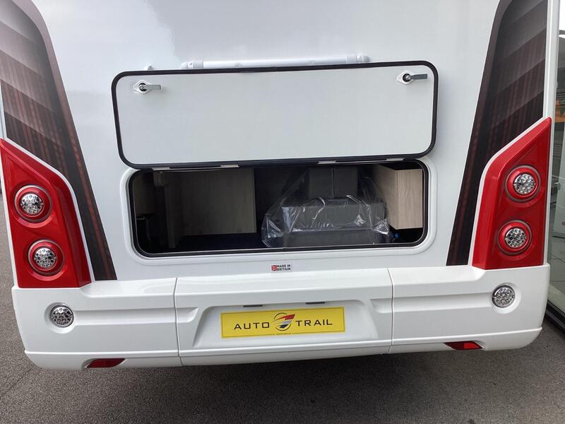 Auto-Trail Expedition C71 — image 17