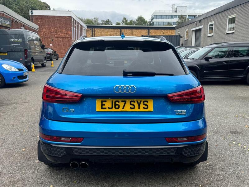 Audi Audi Q3 view 5