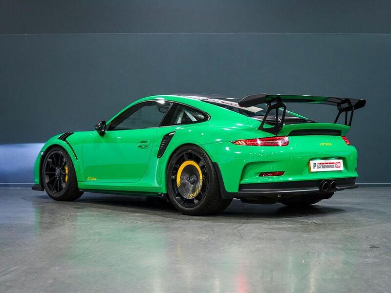 Porsche 911 view 4