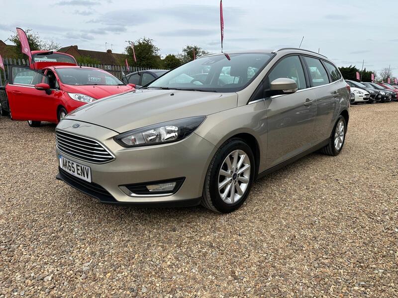 Ford Focus view 6