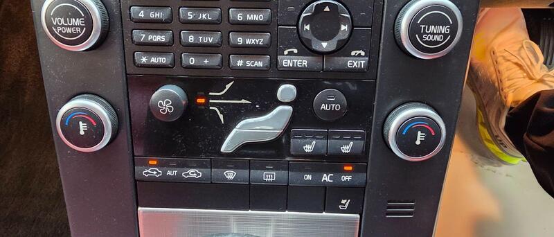 Volvo V70 view 7