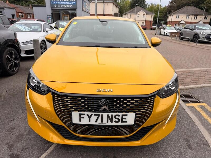 Peugeot E-208 view 2