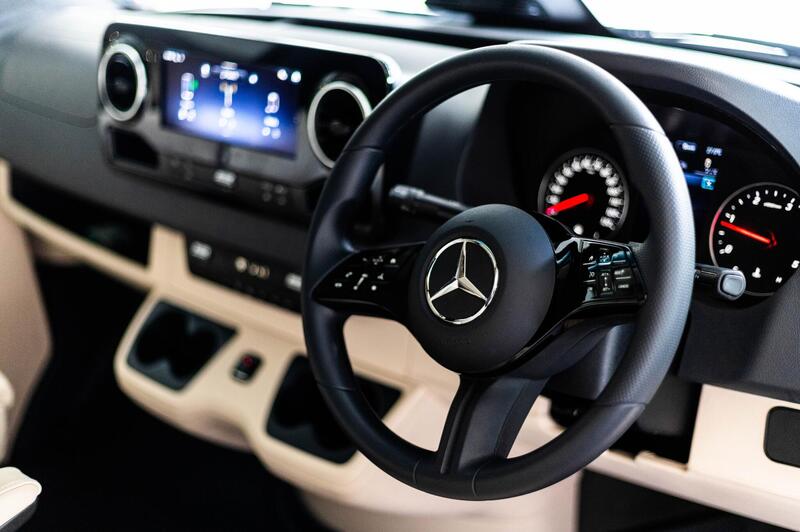 Mercedes-Benz Sprinter view 5