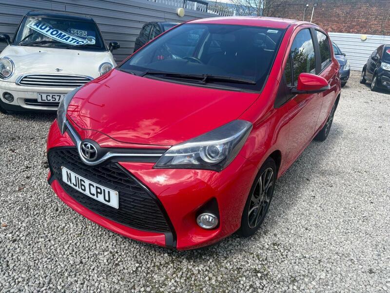 Toyota Yaris view 3