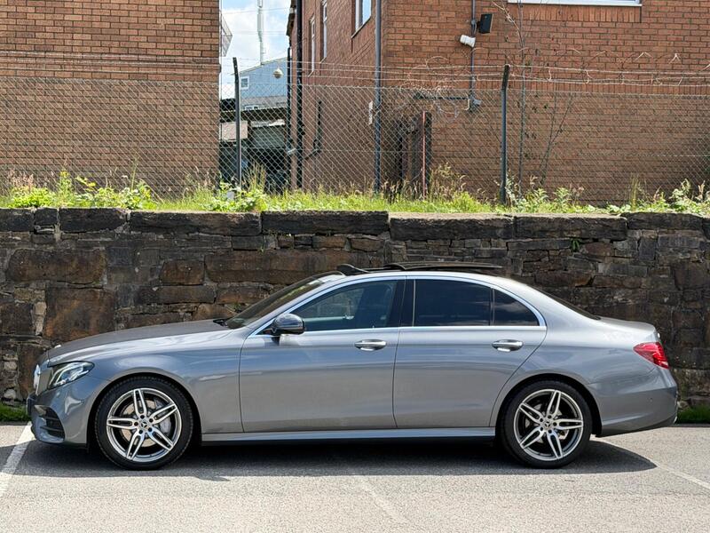 Mercedes-Benz E-Class view 4