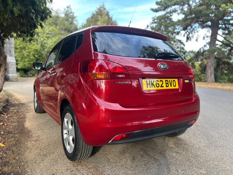 Kia Venga view 4
