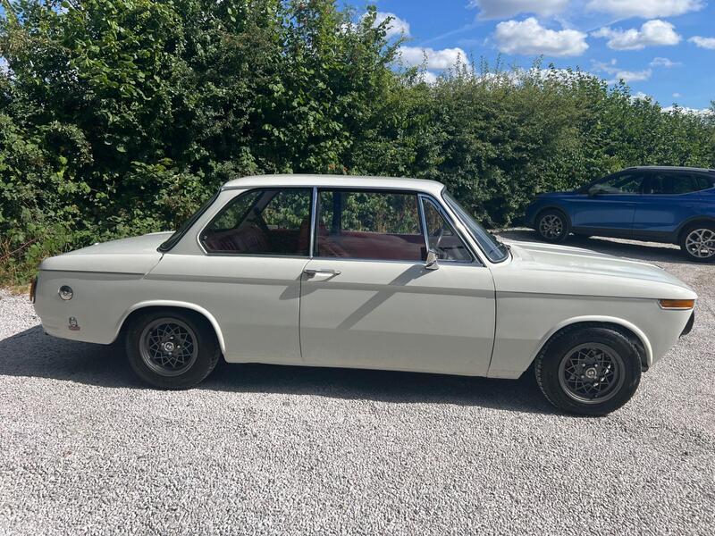 BMW 2002 view 2