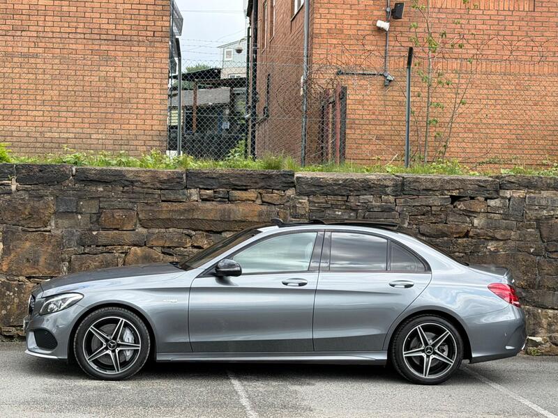Mercedes-Benz C-Class view 4