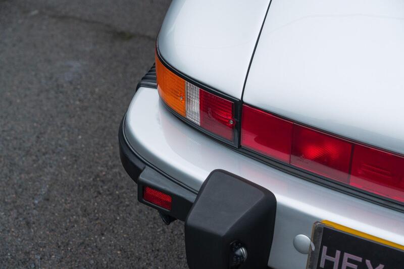 Porsche 911 view 6