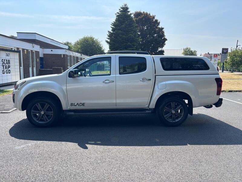 Isuzu D-Max view 4