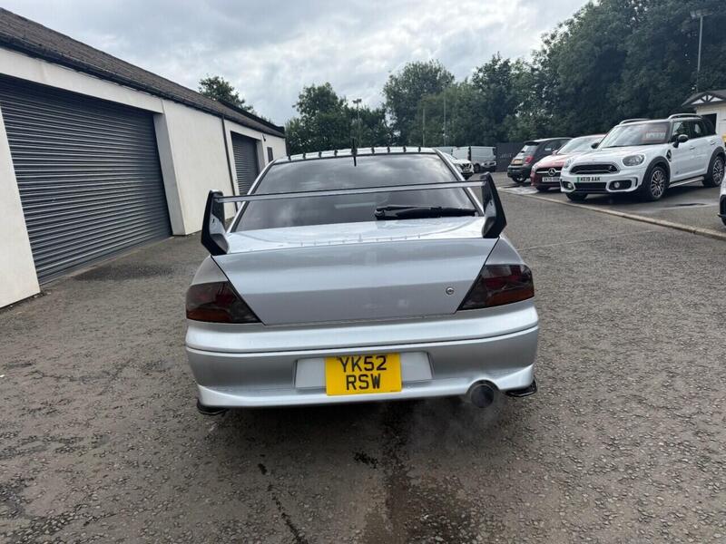 Mitsubishi Lancer view 5